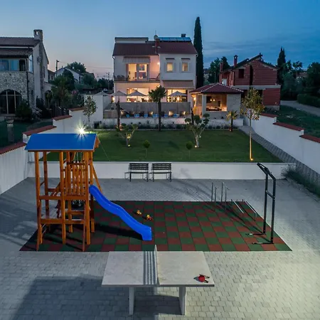 Aesthetic With Private Pool Buici