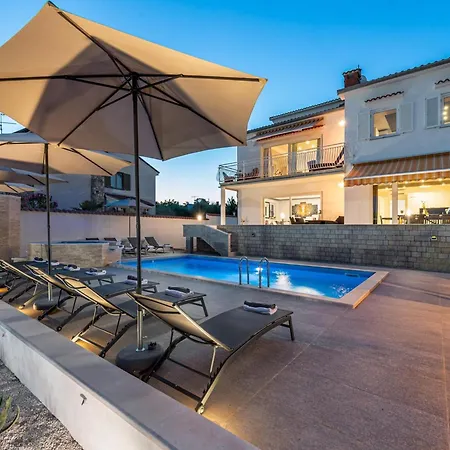 Aesthetic With Private Pool *