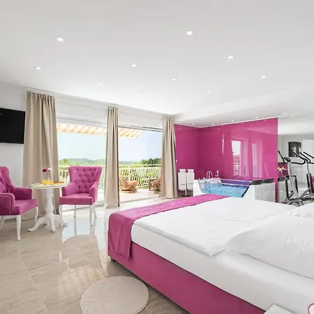 Villa Aesthetic With Private Pool Buici