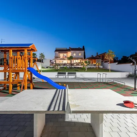 Aesthetic With Private Pool Villa Buici