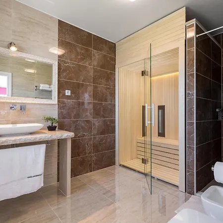 Aesthetic With Private Pool וילה